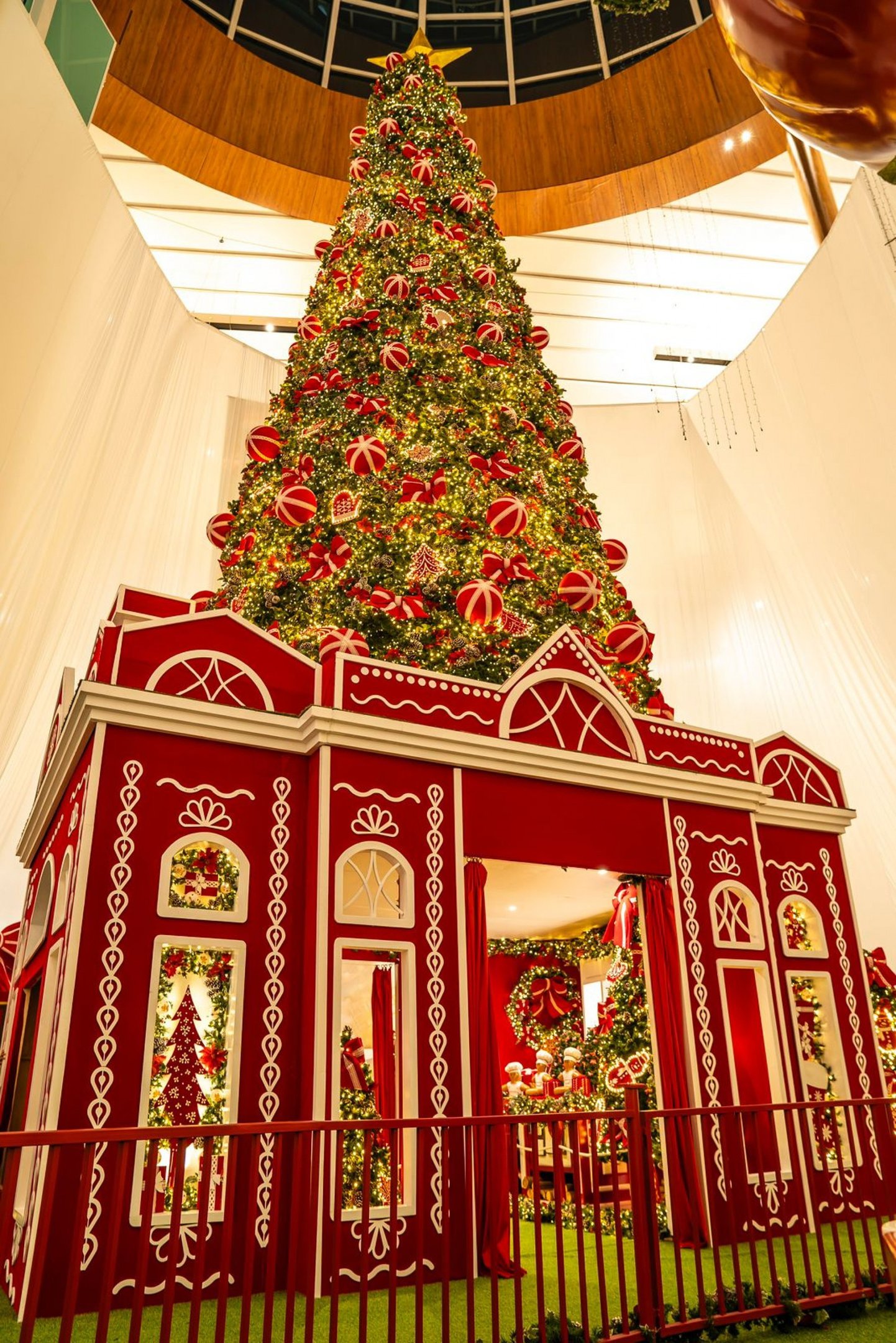 Decoração do RioMar Recife para o 'Natal dos Encantos'. Foto: Heudes Regis