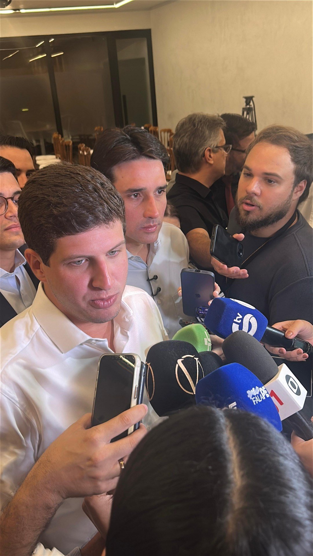 O prefeito do Recife, João Campos, e o ministro Silvio Costa Filho Fernanda Cysneiros