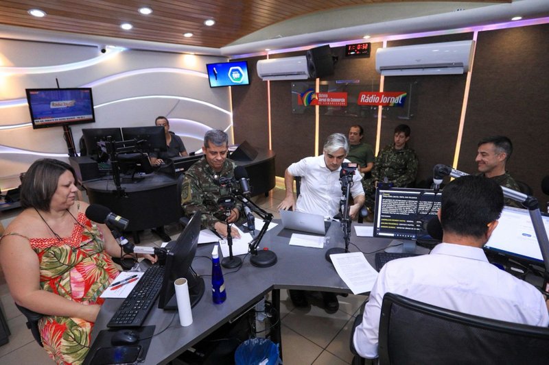 Debate da Super Manhã da Rádio Jornal contou com a presença do General André Lúcio Ricardo Couto, do professor Dalson Figueiredo, e da jornalista Adriana Guarda