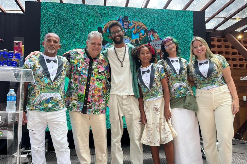 O enredo promete um mergulho nas raízes afro-brasileiras, exaltando a força dos maracatus