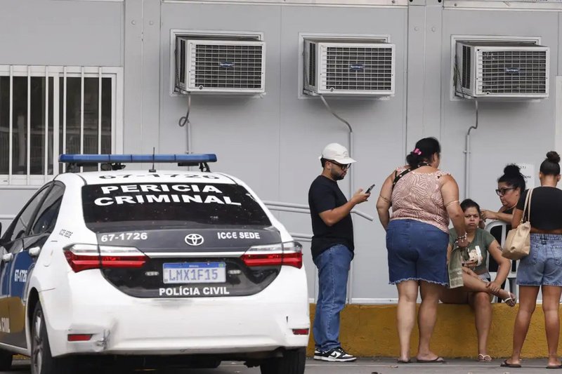 O Instituto Médico Legal  (IML) do Rio de Janeiro identificou 100 dos 121 mortos na Operação Contenção