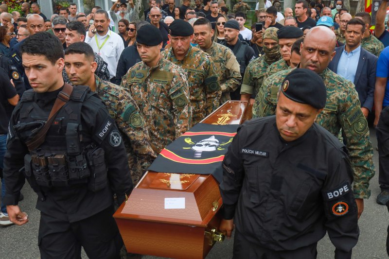 Sepultamento do sargento Heber Carvalho da Fonseca, no Cemitério Jardim da Saudade, em Sulacap
