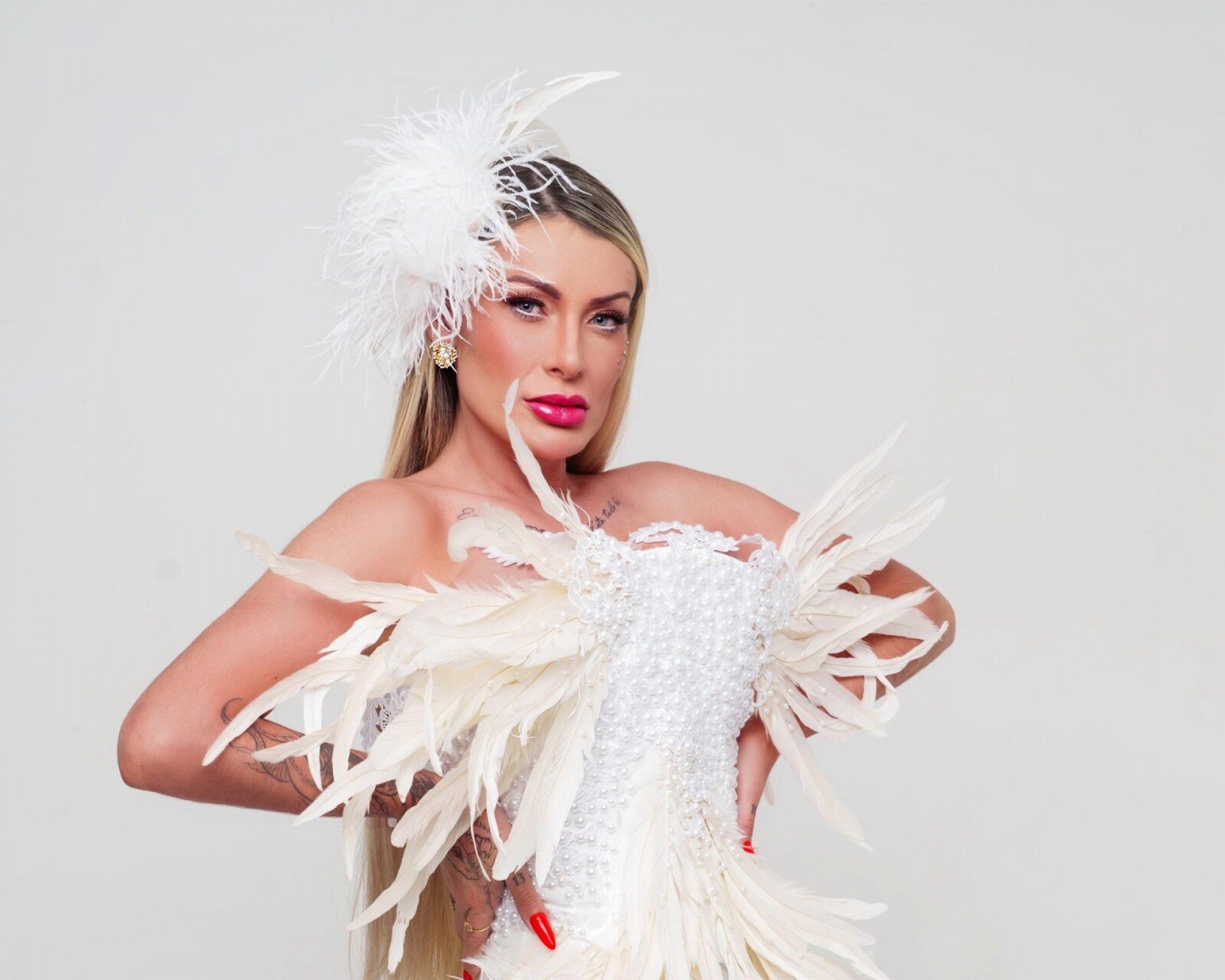 Andressa Urach reclama de comentários sobre estar ‘magra demais’ para o Carnaval