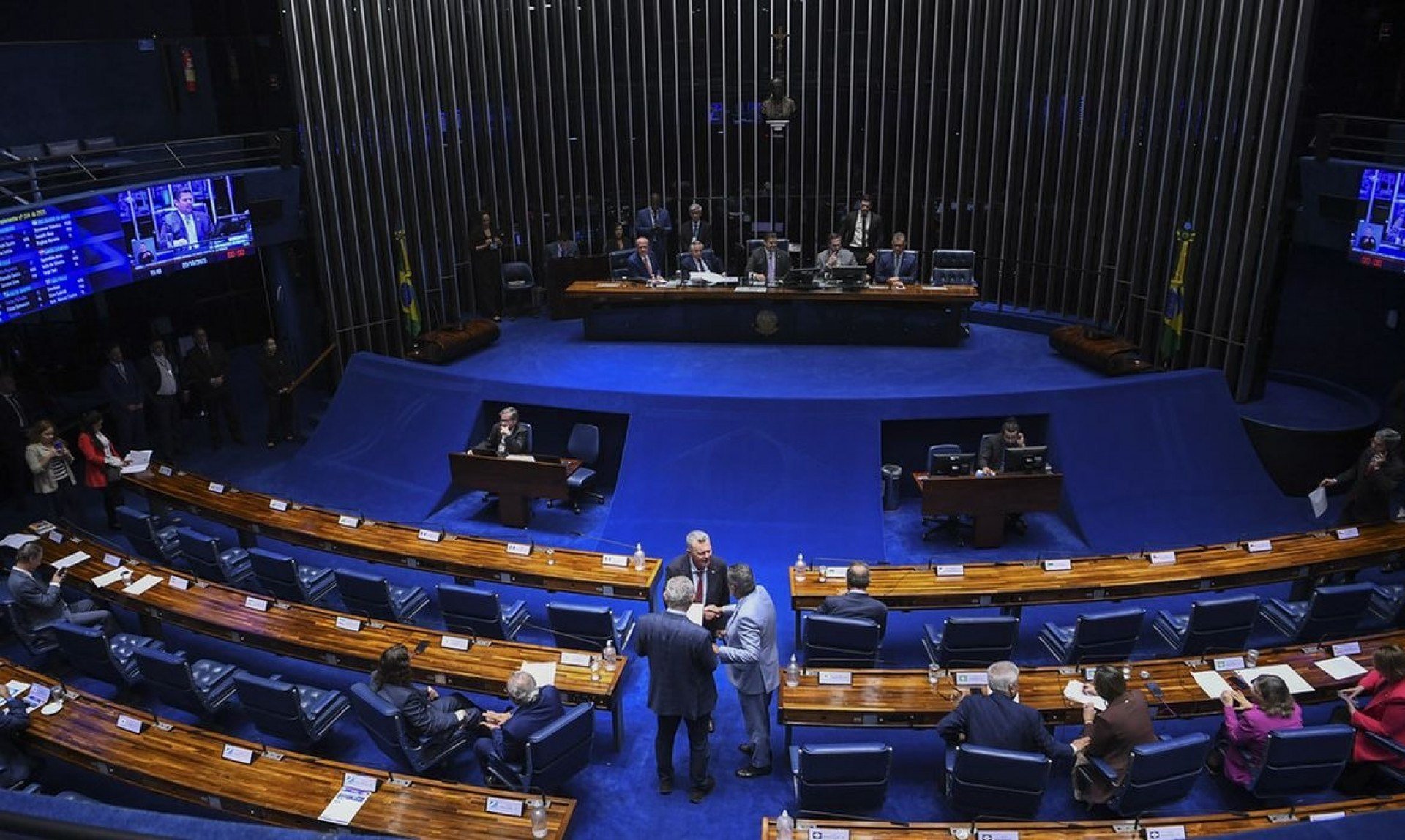 Congresso aprova isenção do IR por tempo indeterminado