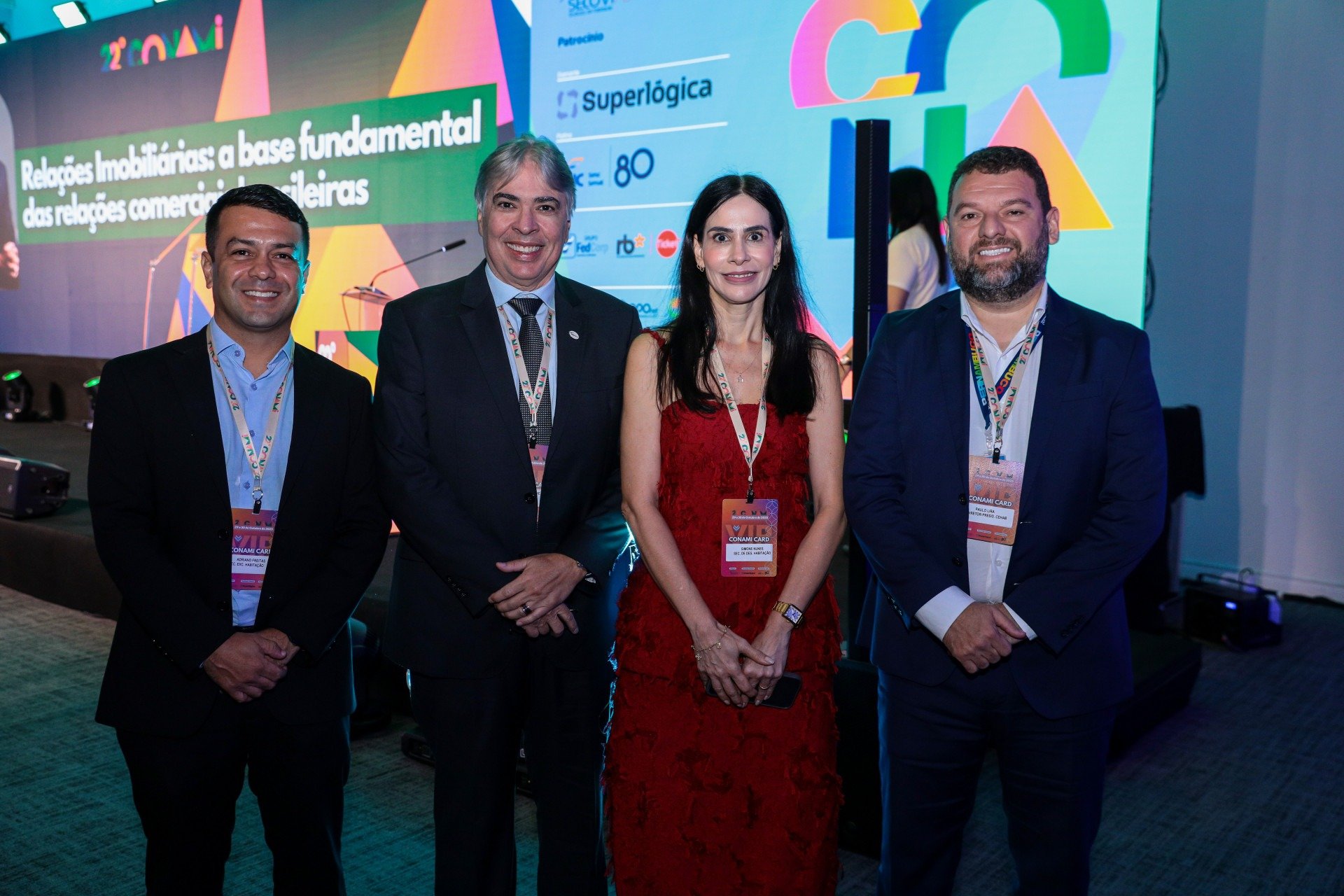 Da esquerda para a direita: Adriano Freitas, Secretaria de Execução da Habitação de Pernambuco ao lado de Márcio Gomes, presidente da Secovi-PE, Simone Nunes, Secretaria de Desenvolvimento Urbano e Habitação de Pernambuco e Paulo Lira, Diretor Presidente da CEHAB Jailton Jr./JC Imagem