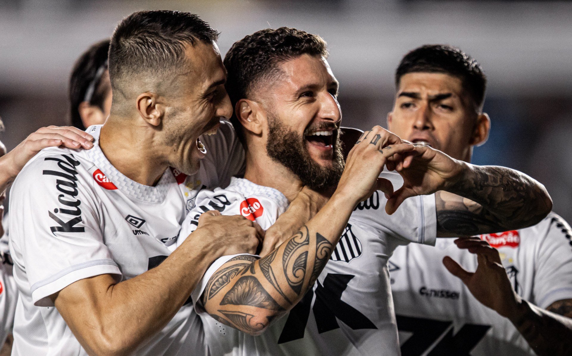 Transmissão Santos x Fortaleza ao vivo online: Grátis? Veja onde assistir ao vivo pelo Brasileirão Série A 2025