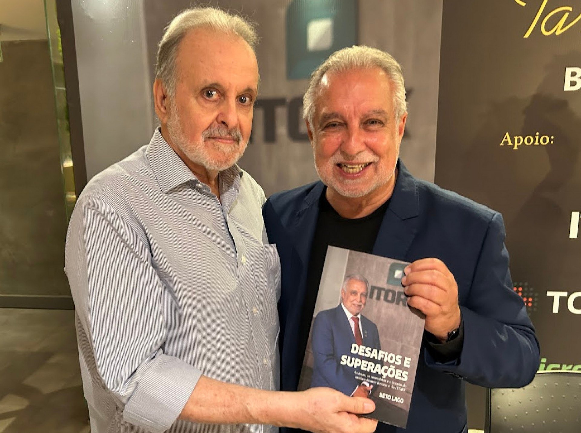 Romeu Krause com o irmão Gustavo Krause, no lançamento da sua biografia  JAMS/JC Imagem