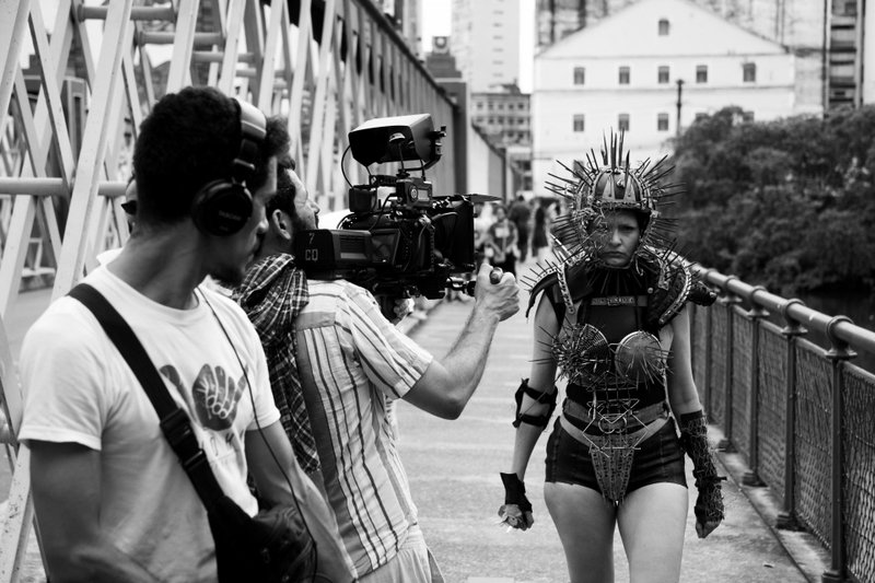 Imagem das filmagens de "Carnívora", do Nexto, projeto formado por Wagner Montenegro e Andréa Veruska