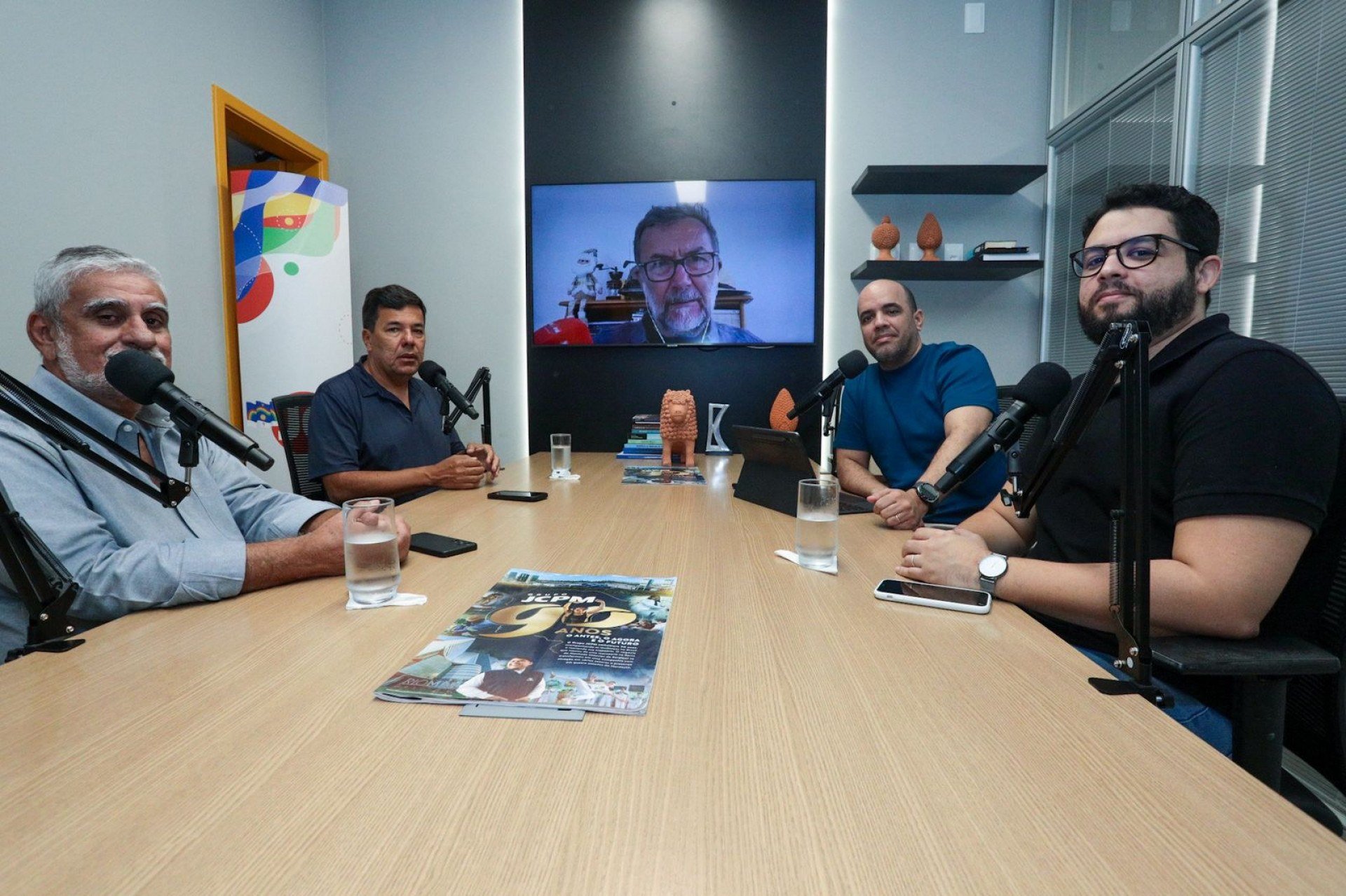 Mendonça Filho com Igor Maciel, Fernando Castilho e Rodrigo Fernandes no videocast Cena Política Arthur Borba / JC IMAGEM