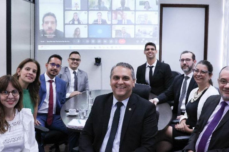 Os 16 Promotores que estão ingressando no MPPE serão empossados em cerimônia realizada no auditório do Centro Cultural Rossini Alves Couto, no Recife