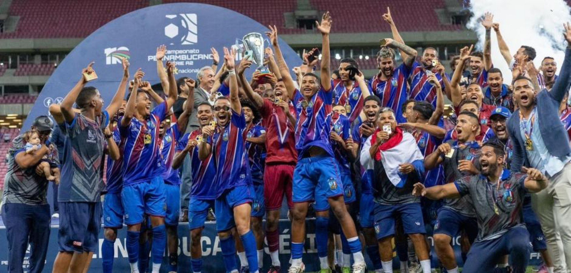 Nos pênaltis, Vitória bate América, conquista título e garante vaga na Série A1 do Pernambucano