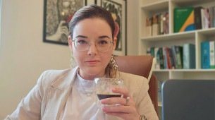 A advogada Nara Cysneiros — e sua dose diária de "coragem": um espresso