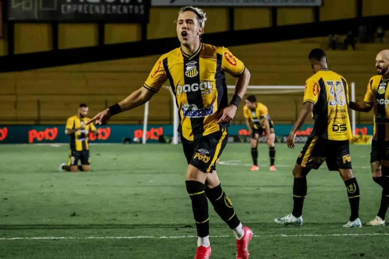 Matheus Frizzo, meia do Novorizontino