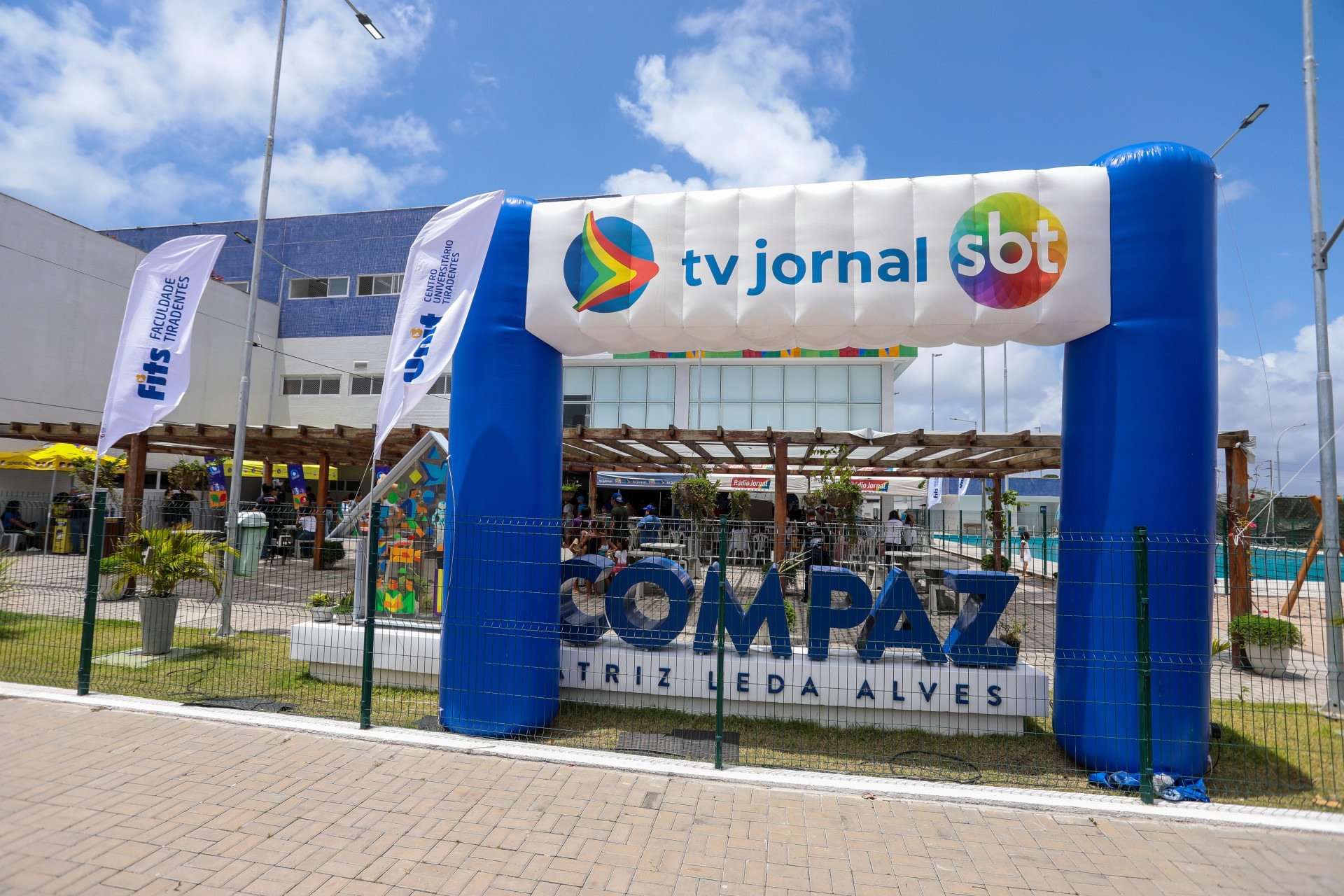 Serviços gratuitos para a população nesta sexta (7) no Compaz Miguel Arraes 