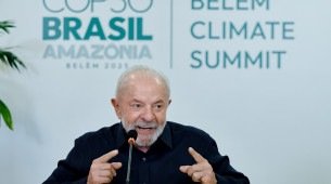 Presidente da República, Luiz Inácio Lula da Silva, durante entrevista coletiva de imprensa com jornalistas estrangeiros, na Base Naval de Val de Cães, em Belém - PA