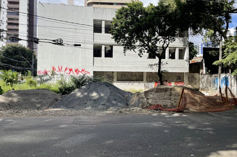 Entulhos na Rua Barão de Itamaracá