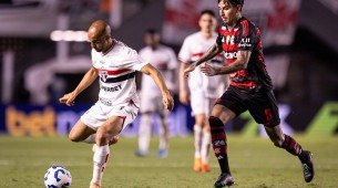 Lance do jogo entre São Paulo x Flamengo pela 32ª rodada do Brasileirão
