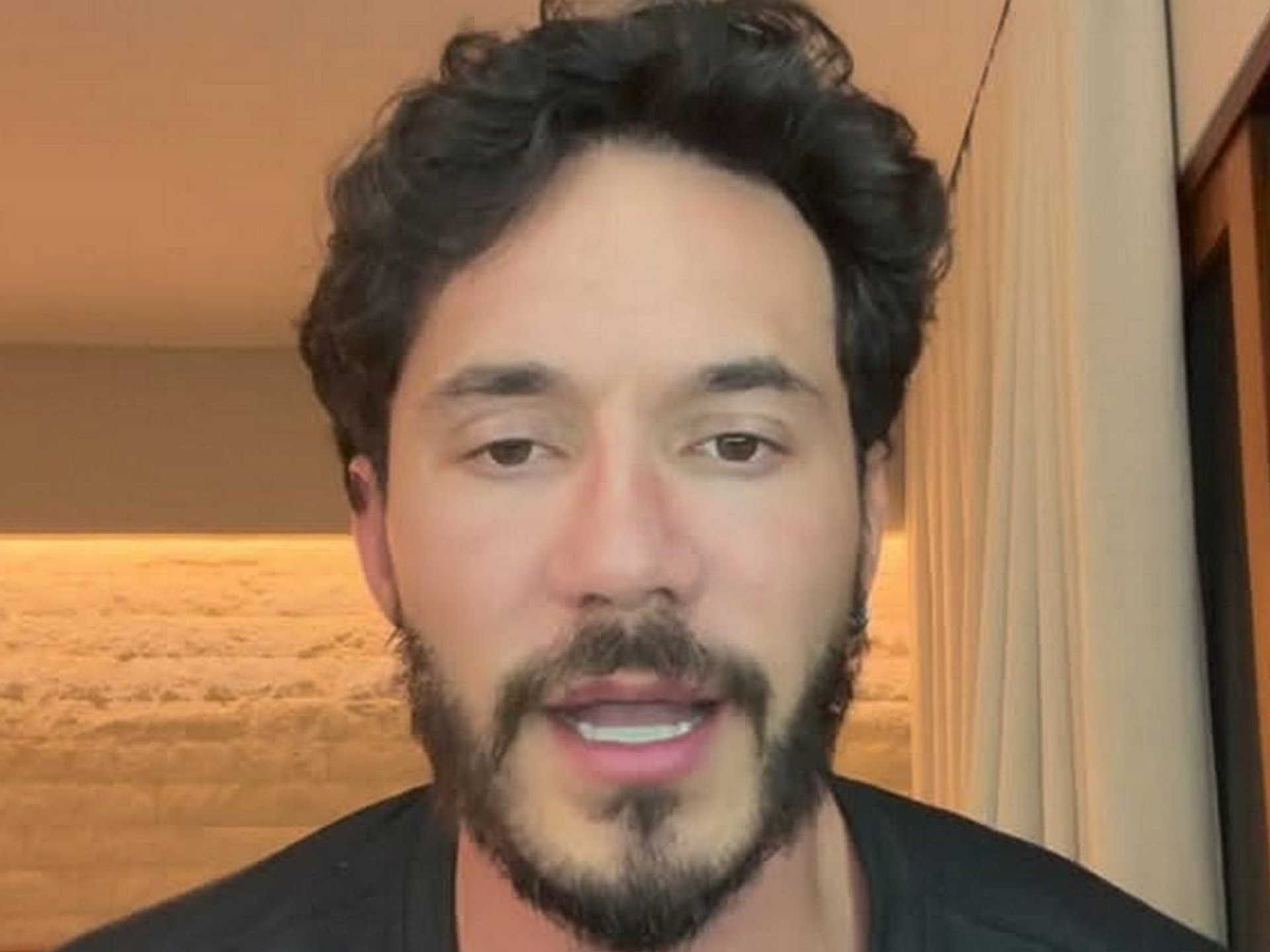 Eliezer reage a críticas após revelar que não celebra o Halloween com a família: “Loucura”