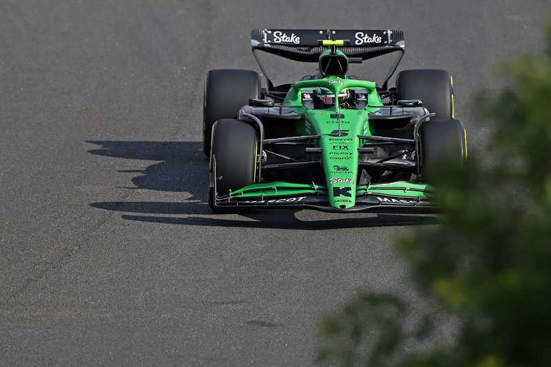 Imagem do piloto brasileiro Gabriel Bortoleto em ação no GP de São Paulo