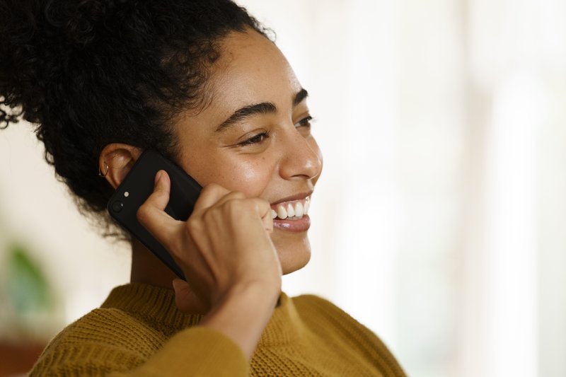 Imagem de uma mulher em ligação