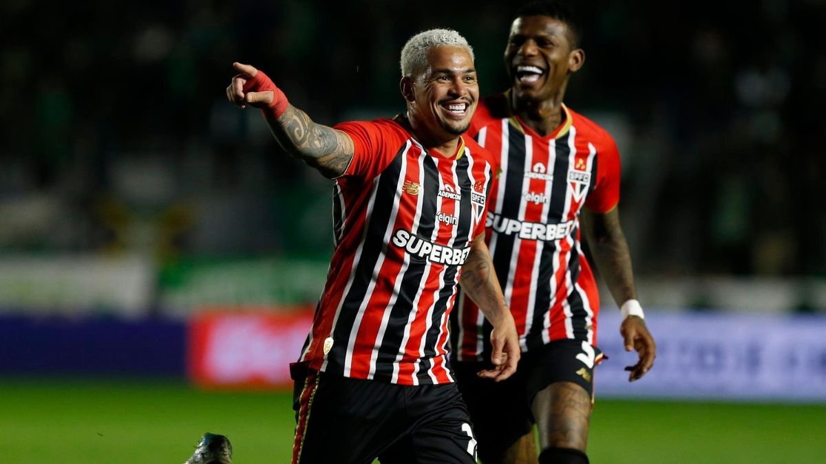 São Paulo x RB Bragantino: onde assistir ao vivo, horário e escalações