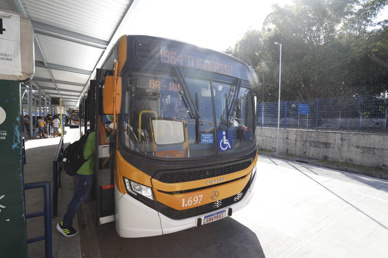 Estudantes da rede estadual que vão fazer o Enem 2025 terão transporte gratuito nos dias de prova