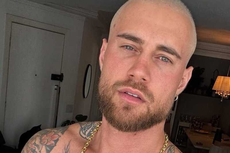 Yuri Bonotto, ex-participante de A Fazenda 16, surge pelado e faz clima esquentar nas redes sociais