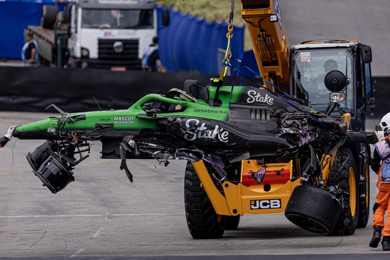 Gabriel Bortoleto sofreu acidente em Interlagos na sprint da F1