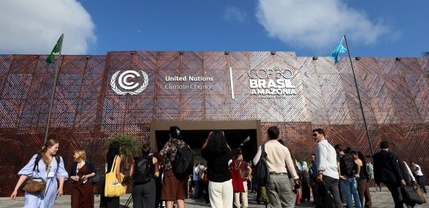 Participantes chegam para a 30ª Conferência das Partes (COP30)