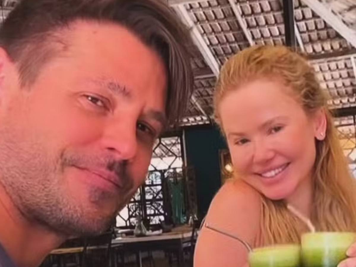 Ex-namorada de Dado Dolabella anuncia solicitação de medida protetiva contra o ator: “Estou fora do país”