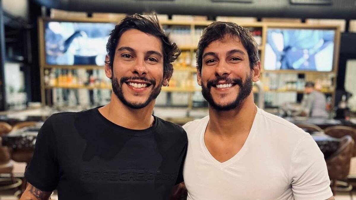 John Johny, irmão gêmeo de Shia Phoenix, faz sucesso com nudes após estrear em plataforma de conteúdo adulto