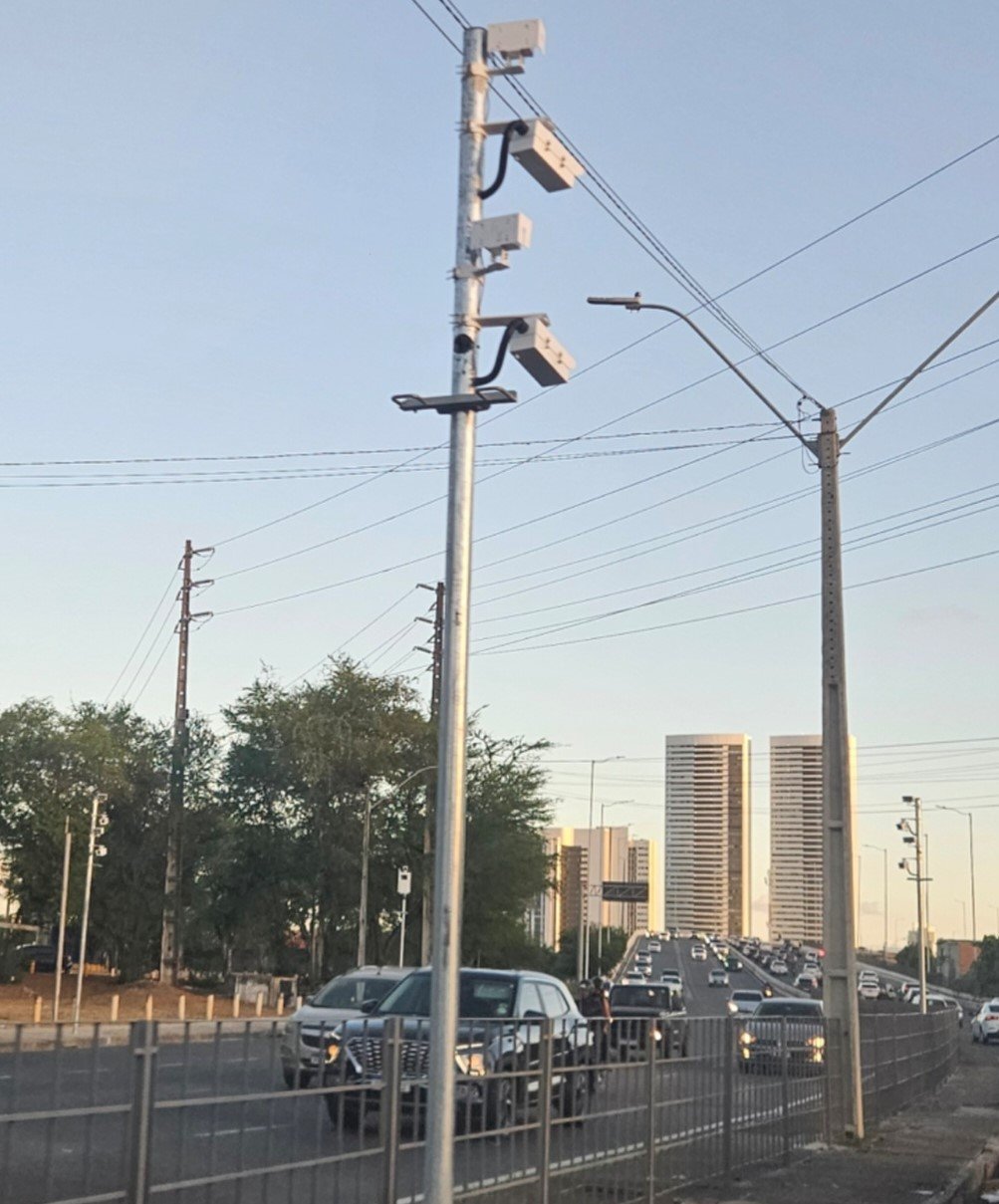 Voz do Leitor, 14/11: Radar de velocidade sem placa informativa