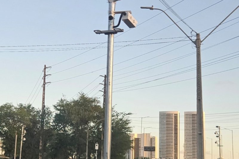 Radar de velocidade sem placa informativa