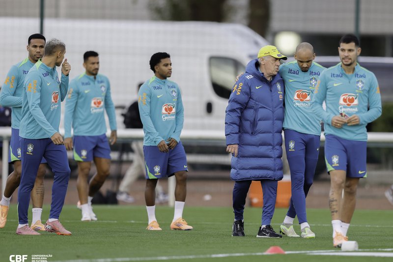 Ancelotti começa a esboçar equipe para amistoso contra o Senegal