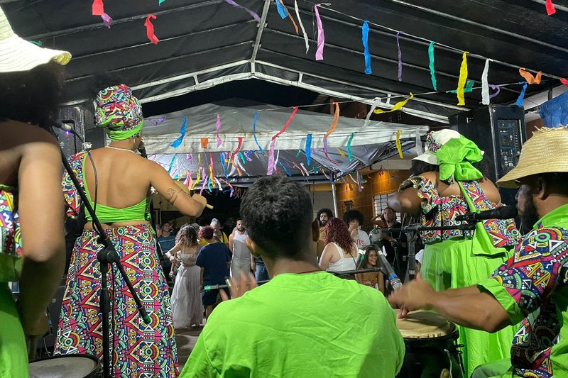 As atividades da Sambada da Lusitânia têm o objetivo de estimular as pessoas da comunidade de Jardim Fragoso e possibilitar vivências artísticas e culturais gratuitamente na periferia.