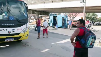 Acidente com caminhão provoca transtornos e interdição em Olinda