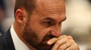 Akexandre de Moraes defendeu abertura de uma ação penal contra Eduardo e foi acompanhado por Flávio Dino e Cristiano Zanin