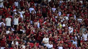 Imagem da torcida do Flamengo, maioria na Arena de Pernambuco na goleada sobre o Sport