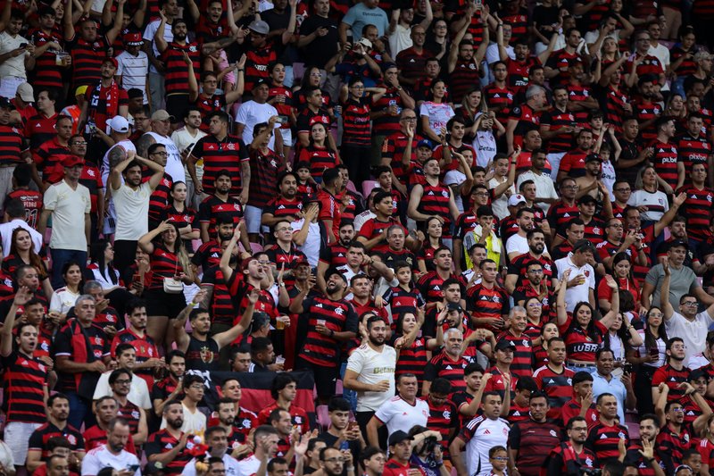 Imagem da torcida do Flamengo, maioria na Arena de Pernambuco na goleada sobre o Sport