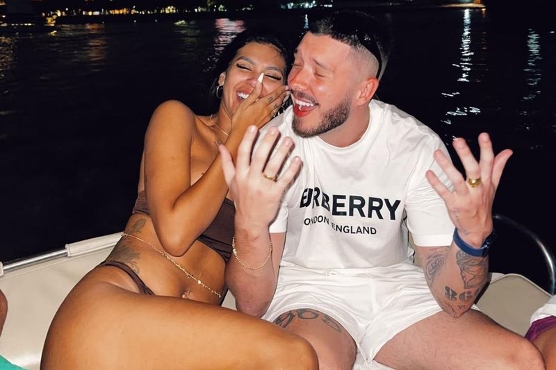 Imagem de Pocah e Ronan Souza