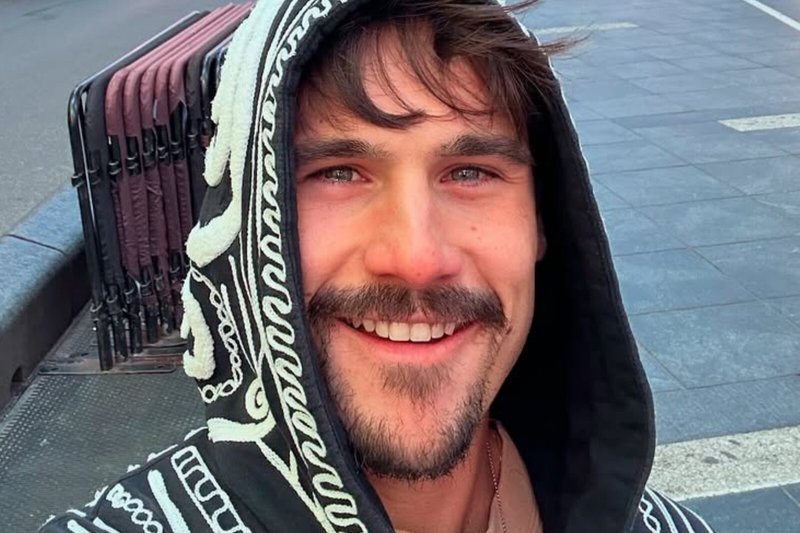 Nicolas Prattes fala sobre prêmio internacional inusitado após Mania de Você