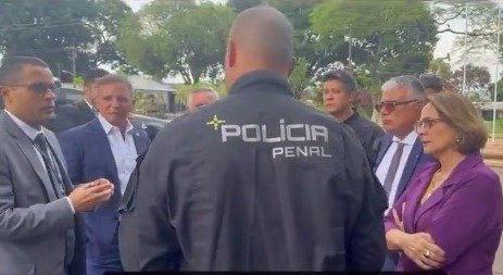 Senadores bolsonaristas visitam Papuda antes de possível prisão de Bolsonaro