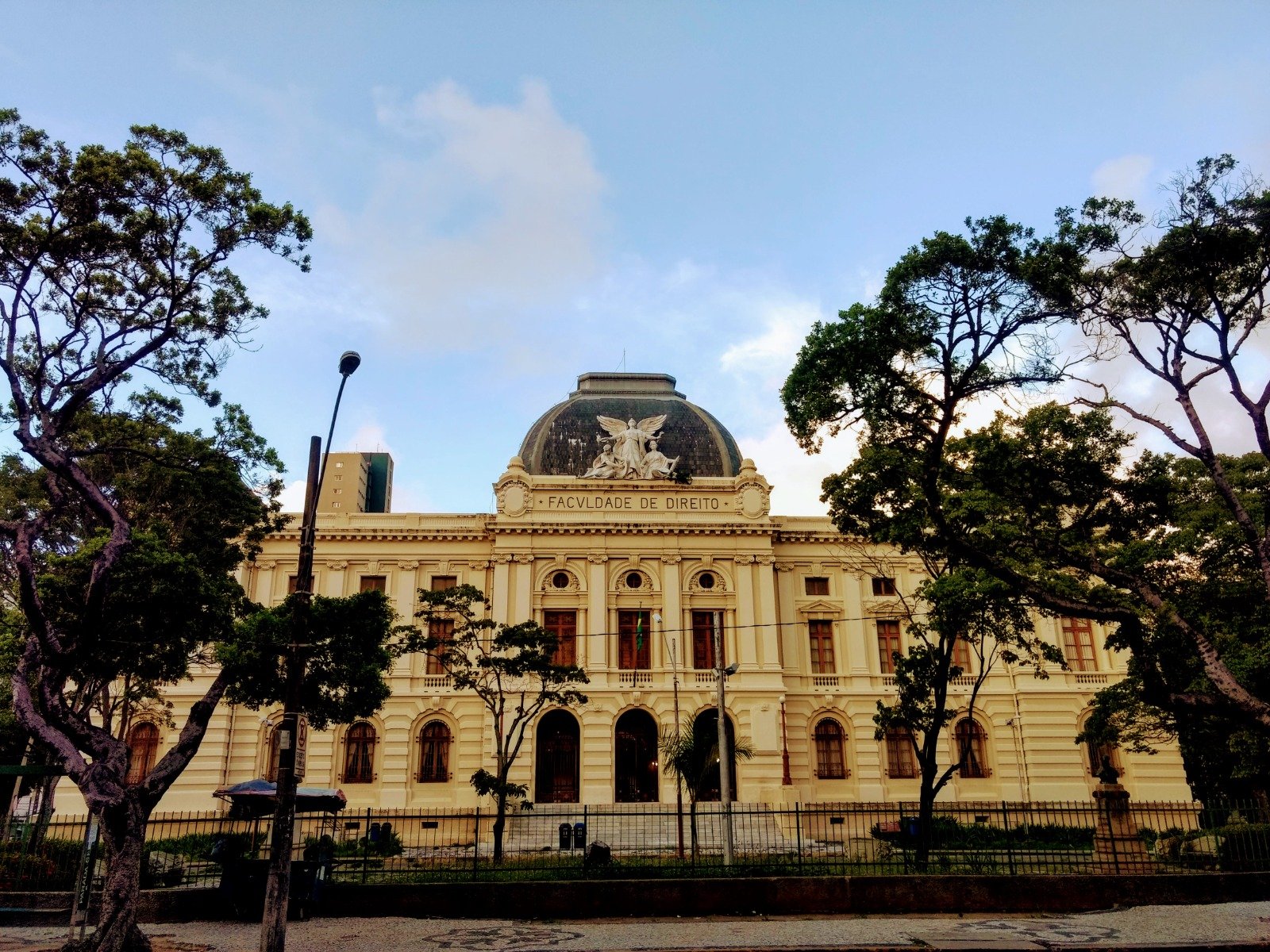 Recife sedia debate sobre resgate de brasileiros em Gaza com ex-embaixador do Brasil na Palestina e ministro da Defesa