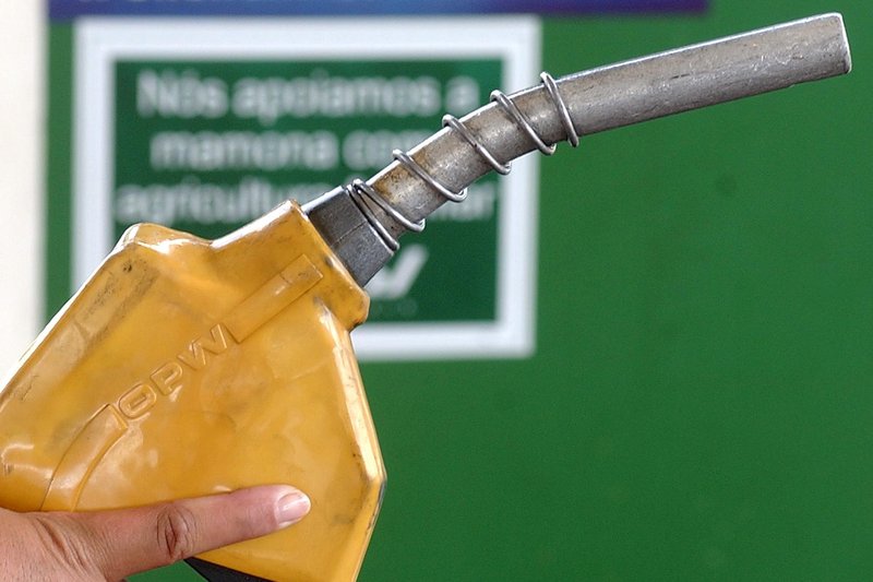 Bomba de combustível em posto