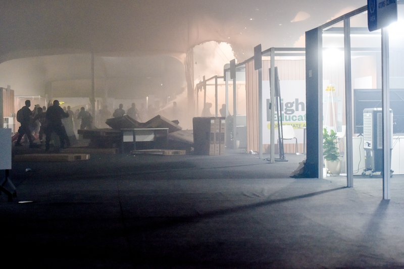 As labaredas de fuma&ccedil;a podiam ser vistas &agrave; dist&acirc;ncia, segundo relatos de moradores de Bel&eacute;m nas redes sociais