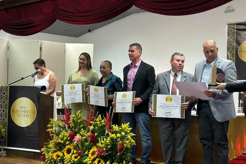 Pr&ecirc;mio Pernambuco de Ouro reconhece institui&ccedil;&otilde;es, personalidades e profissionais que se destacam no Estado