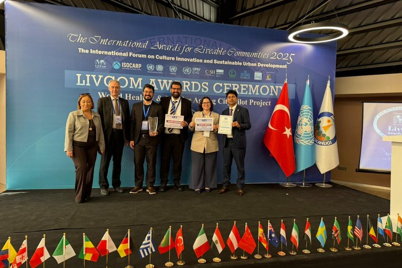 Representantes da Prefeitura do Recife durante a cerimônia do Prêmio Internacional para Comunidades Habitáveis (LivCom Awards), na Turquia