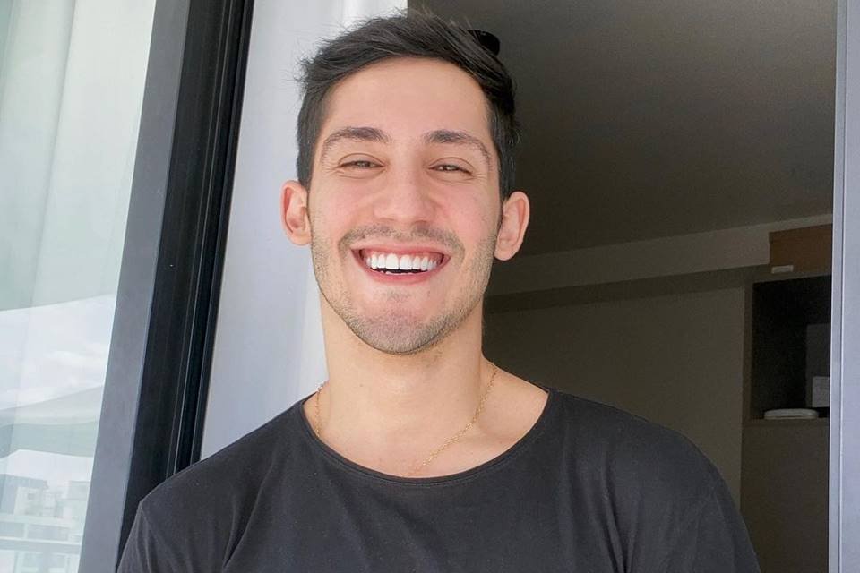 Influenciador Vittor Fernando revela motivos do atentado a tiros que quase tirou sua vida