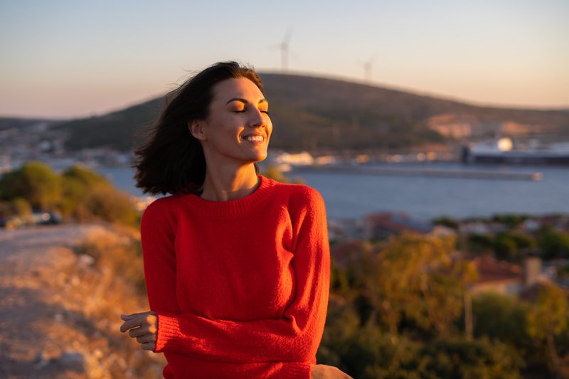 Imagem de uma mulher calma