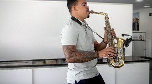 Imagem de Guilherme Sax, artista que promove o evento